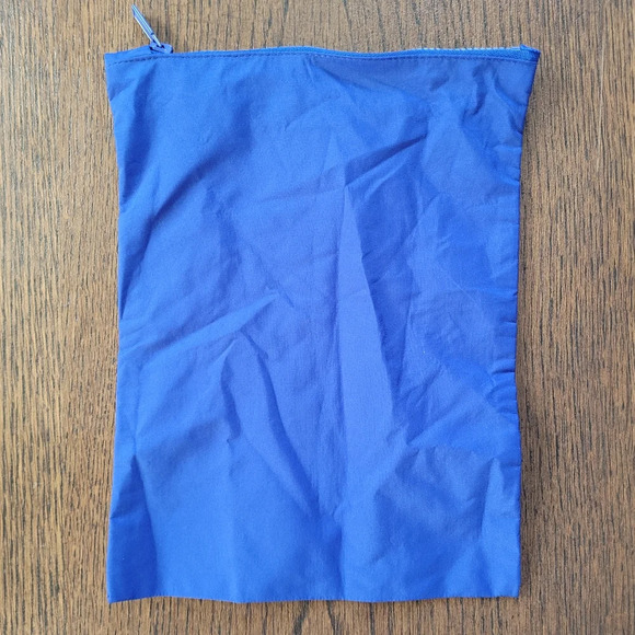 Hunter Blue Zippered Pouch LIKE NEW - Picture 3 of 6